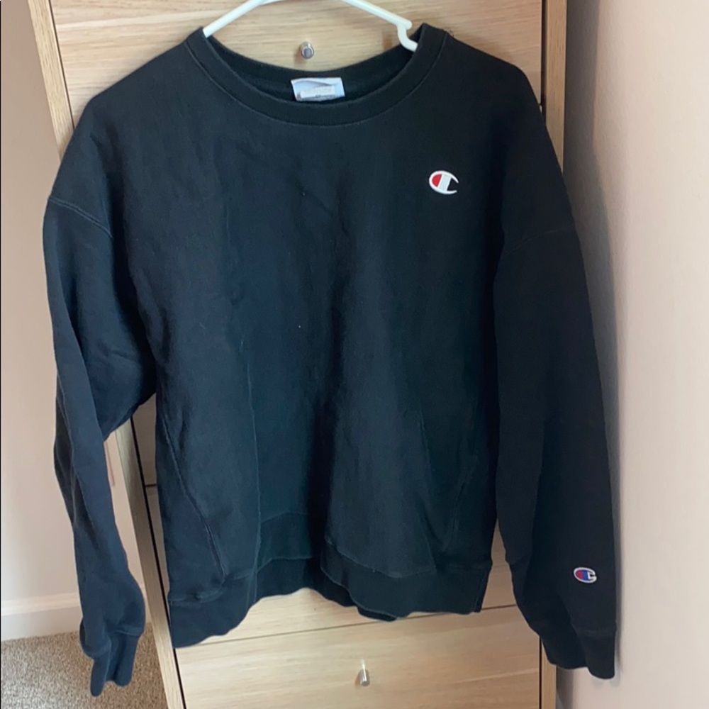 Black sweatshirt